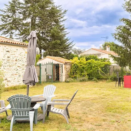 Gite De L'olifaniere 度假居 La Réorthe